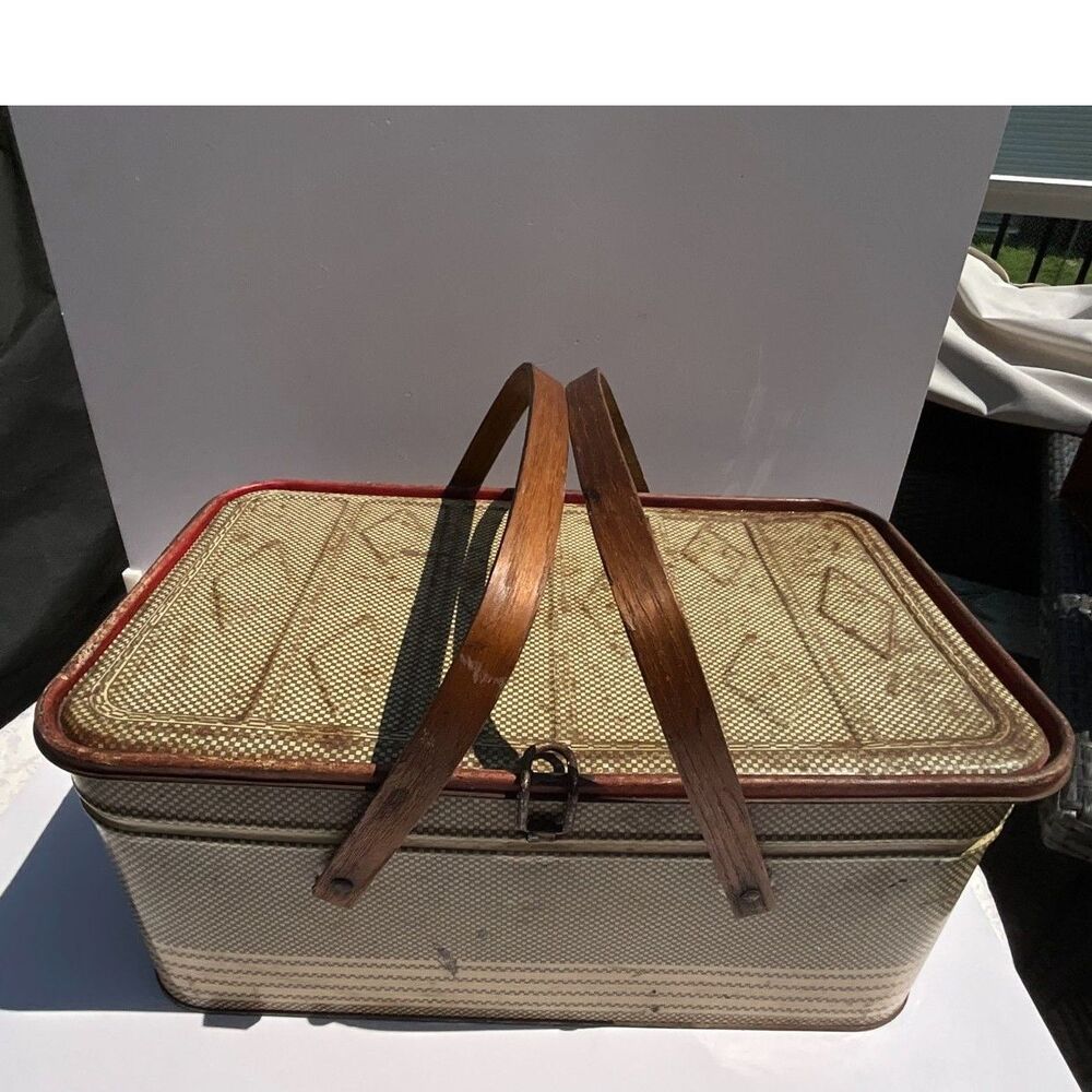 Tin picnic basket Vintage tin picnic hamper wooden handles Grandmacore unusual